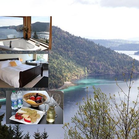 Moon Water Lodge Malahat Bagian luar foto