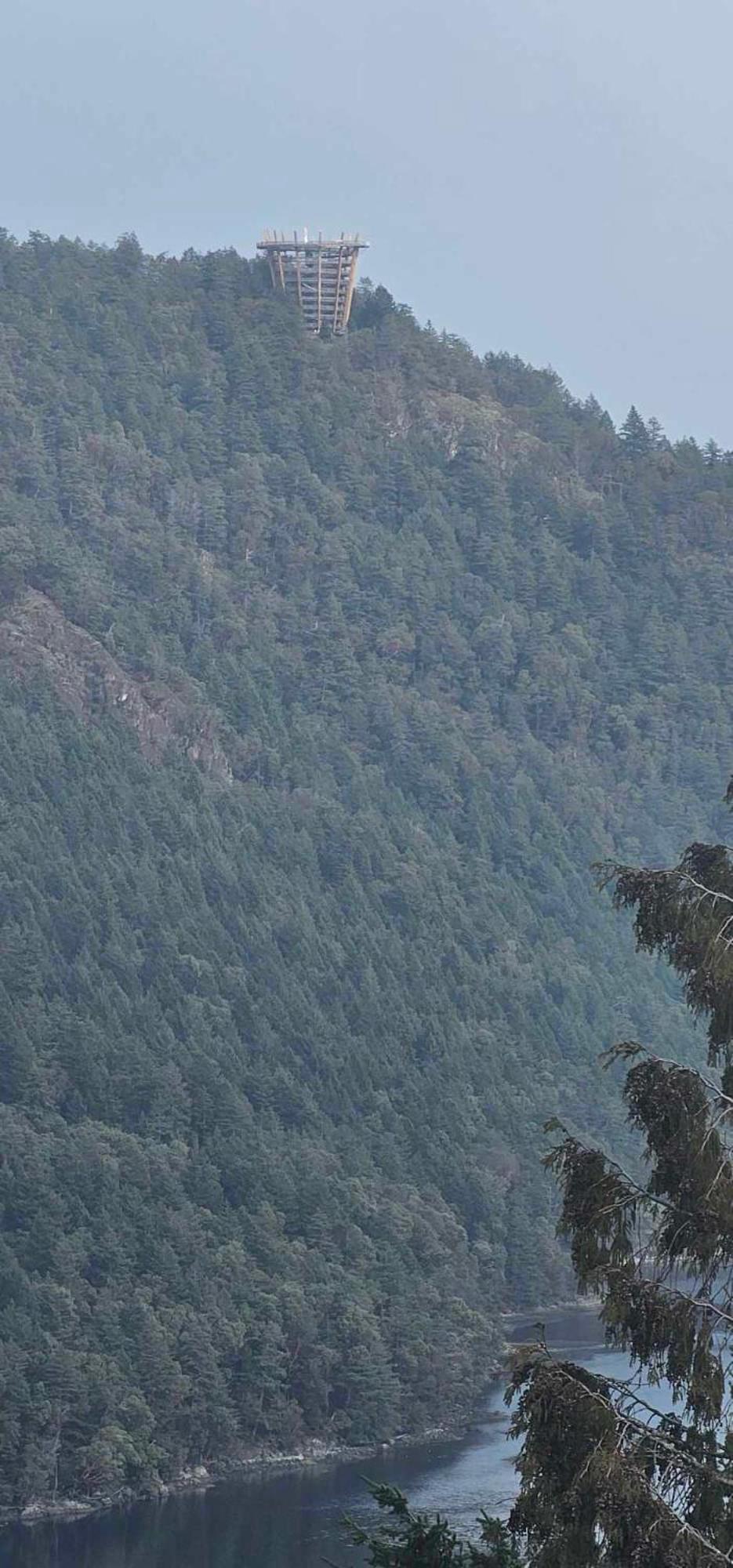 Moon Water Lodge Malahat Bagian luar foto