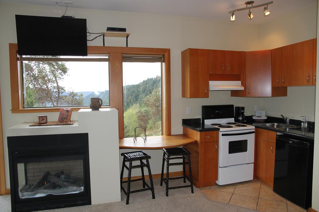 Moon Water Lodge Malahat Ruang foto